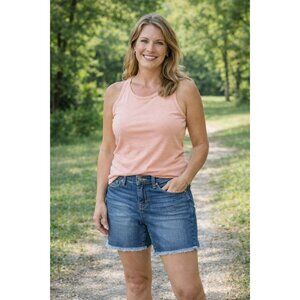 Lucky Brand size 4/27 ABBEY Short 5 pocket in Excellent Condition!